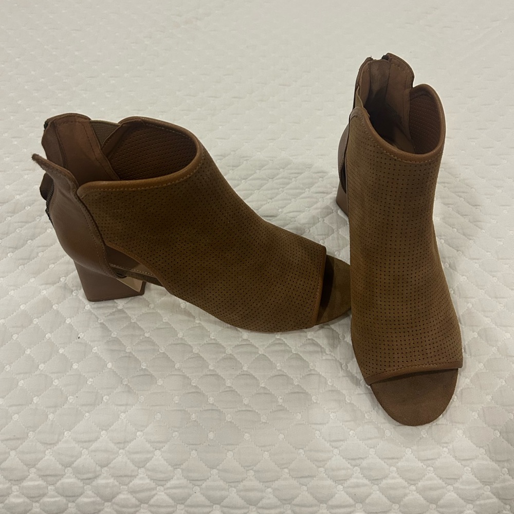 Donald J. Pliner Tan Peep-Toe Ankle Booties, excellent condition